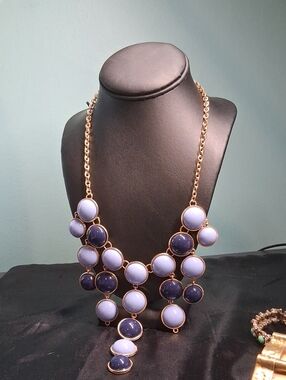 228. Contempprary Goldtone Blue Statement Necklace 16-18"